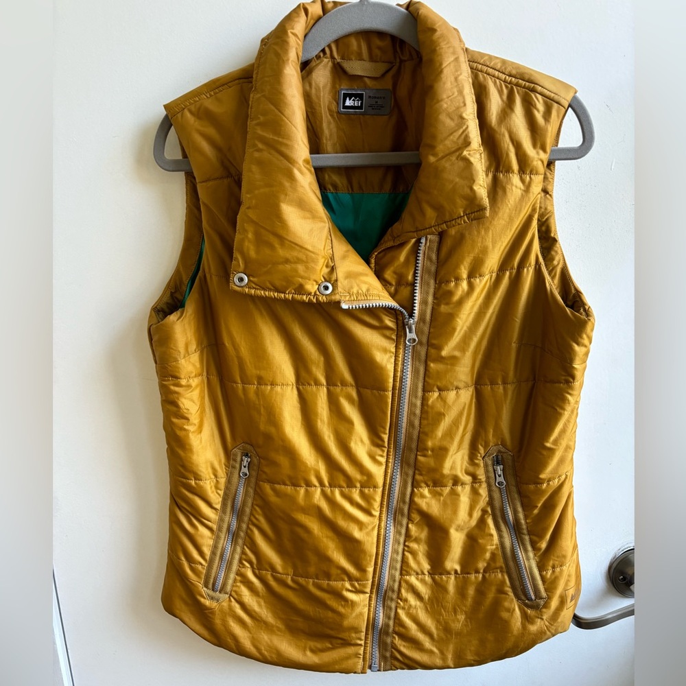 REI women’s asymmetrical zipper puffer vest
